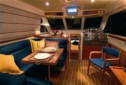 6Riviera 33 fly interior 1