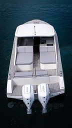 Toy 39 Outboard, aerial stern