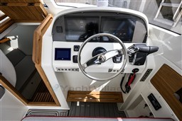 Toy 39 Outboard,  helm view