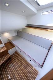 Toy 39 Outboard, interiors