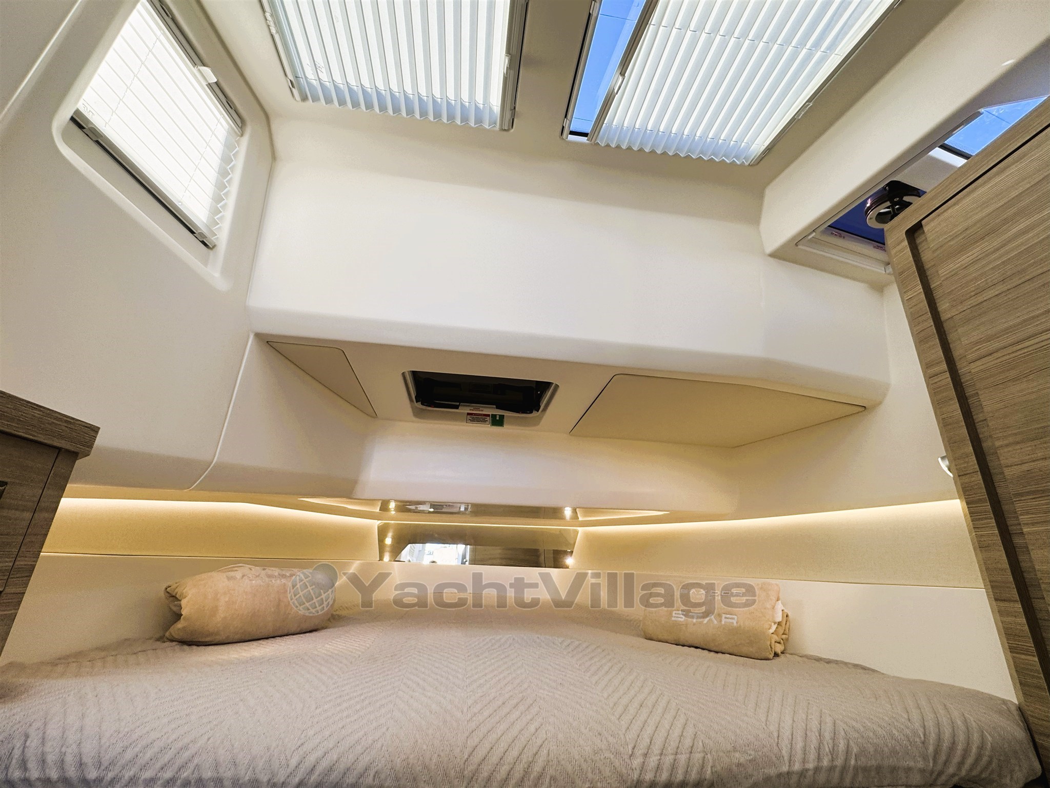 18 - saxdor 400 cabina prua 2