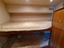Viking 45 Open, guest cabin