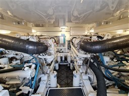 Viking 45 Open, engine room