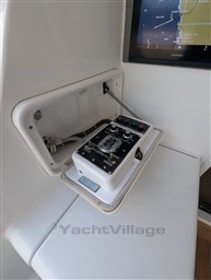 Hatteras 50 cockpit controls