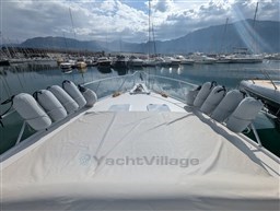 Hatteras 50 bow sunpad