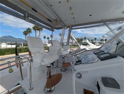 Hatteras 50 helm station