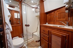 San Juan 48 owner's bathroom