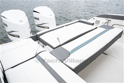 Tiara 34 LX convertible aft sunpad