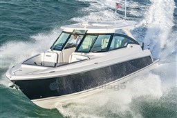Tiara 34 LX Sport running