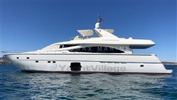 2005 Ferretti 830 (22).jpg