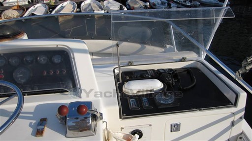 BERTRAM 37 Y.R. 006