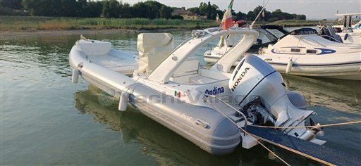 Bat 745
