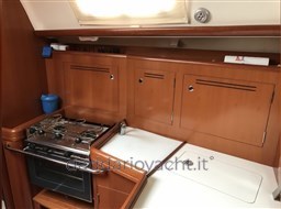Beneteau Oceanis 343 (8)