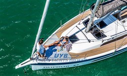 14-dufour-37-luxury-sailboat-for-sale-dufour-yachts.jpg