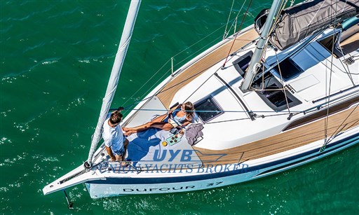 14-dufour-37-luxury-sailboat-for-sale-dufour-yachts.jpg