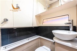 Scout-377lxf-cabin_0005-500x334