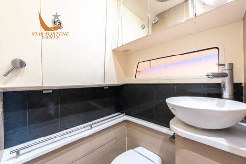 Scout-377lxf-cabin_0005-500x334