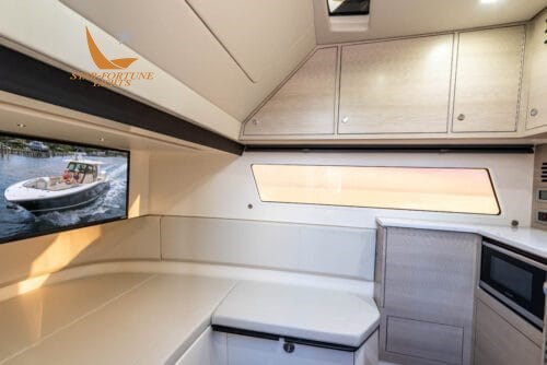 Scout-377lxf-cabin_0001-500x334