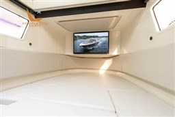 Scout-377lxf-cabin_0003-500x334