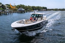 Scout-377lxf-running-22-500x333