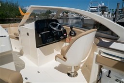 235D-Detail-704948-500x334