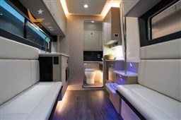 Scout-Boats-425lxf-Interior-4-500x333