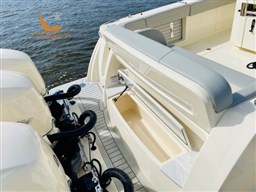 425-fixed-stern-seat-2-500x375