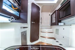 my24-canyon386_qtp1134-cabin-entry