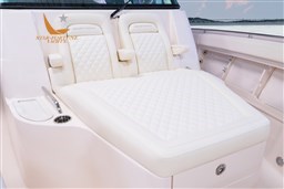 my24-386-forward-console-seat-2