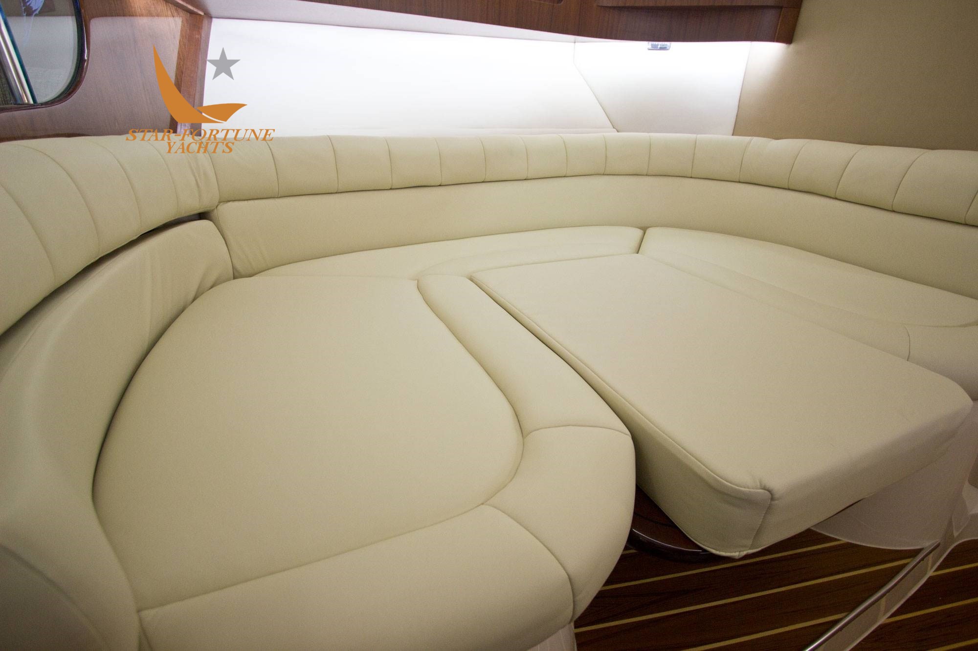 370_seating-premium.jpg
