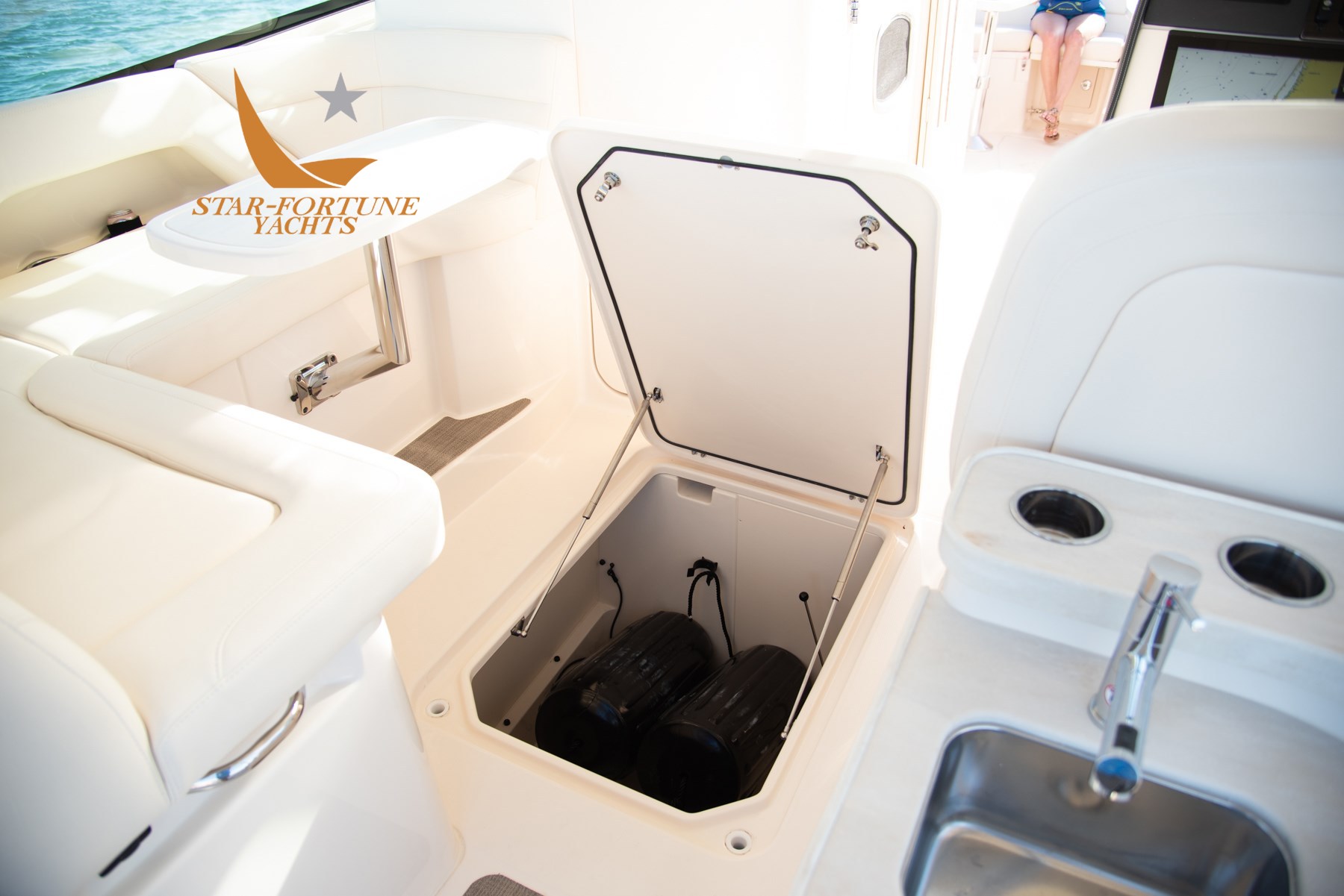 freedom-375-grady-white-37-foot-dual-console-helm-floor-compartment