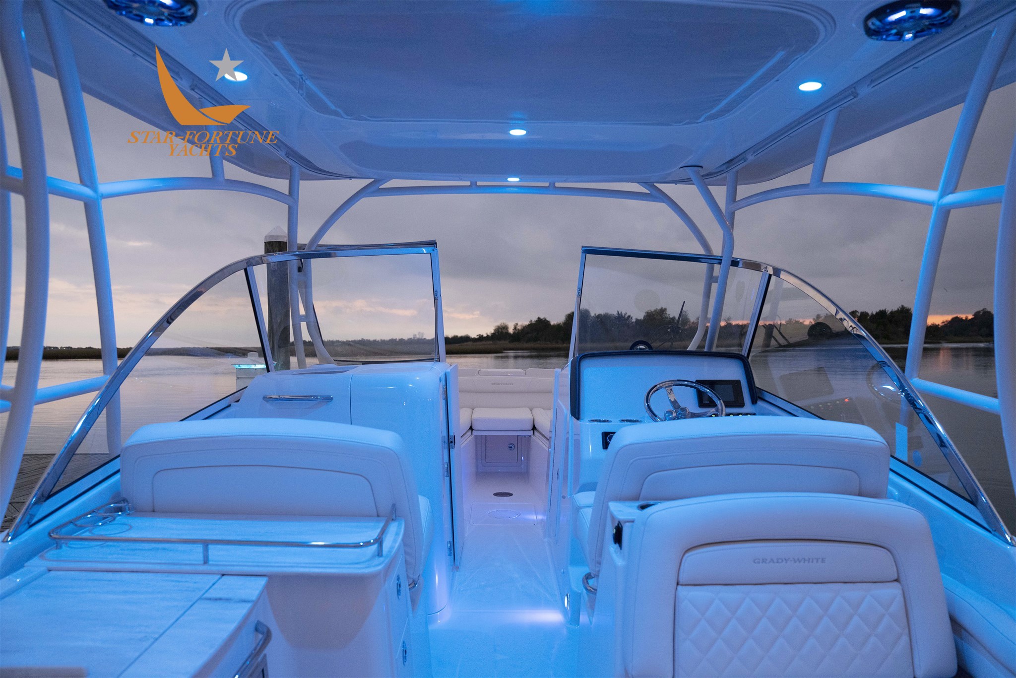freedom-285-grady-white-28-foot-dual-console-cockpit-lights-copy