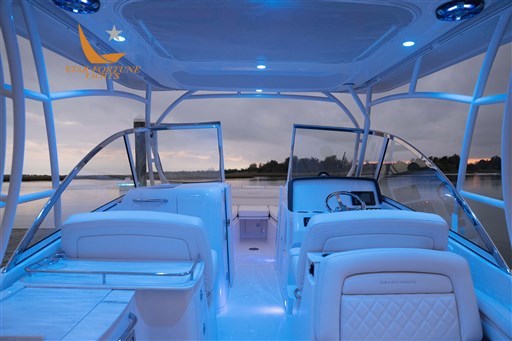 freedom-285-grady-white-28-foot-dual-console-cockpit-lights-copy