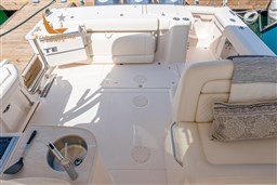 freedom-335-grady-white-33-foot-dual-console-cockpit-1