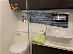 Bagno con box doccia