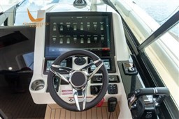 530lxf-details-1118_JDS3387-500x334