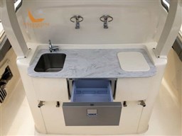 330lxf-details-010-500x375