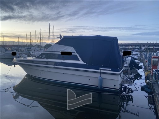 Windy Boats 8600 Mid Cab