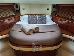 master-cabin-berth