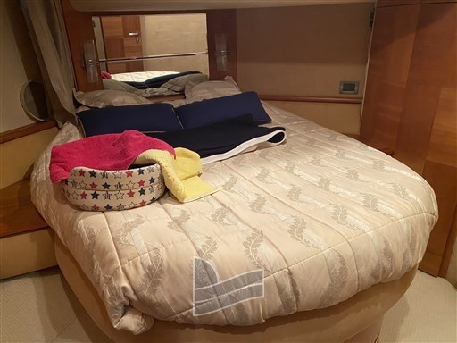 Cabina centro barca.jpg