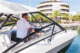 FLYER-10-PILOT-EDITION_IMAGE_LIFESTYLE (1).JPG