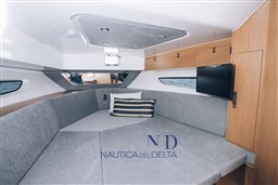FLYER-10_IMAGE_INT_LOUNGE (2).jpg