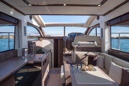 Sessa C42_Interior_25.jpg