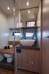 Sessa C42_Interior_33.jpg