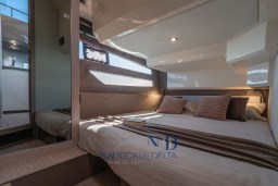 Sessa C42_Interior_35.jpg