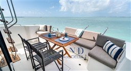 swift-trawler-37-fly-exterior-design-08.jpg