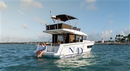 swift-trawler-37-fly-exterior-design-04.jpg