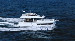 swift-trawler-37-fly-exterieur-2.jpg