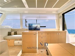 Rodman 1290 Evolution salón y dinette 23_LR.jpg