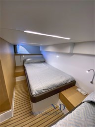 Rodman 1290 Evolution 04 camarote doble_LR.jpg